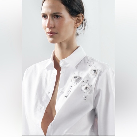 Zara Tops - Zara JEWEL FLOWER SHIRT ZW COLLECTION Size S